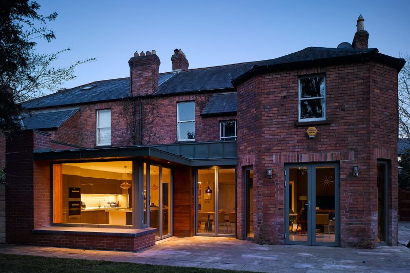 Contemporary extension of an Edwardian redbrick family home